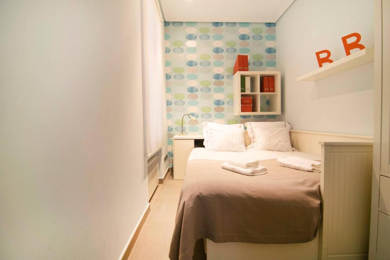 Cozy Apartment Near San Miguel Market By Batuecas Мадрид Екстериор снимка