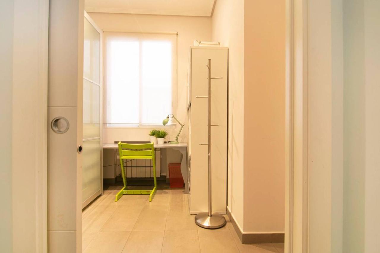 Cozy Apartment Near San Miguel Market By Batuecas Мадрид Екстериор снимка